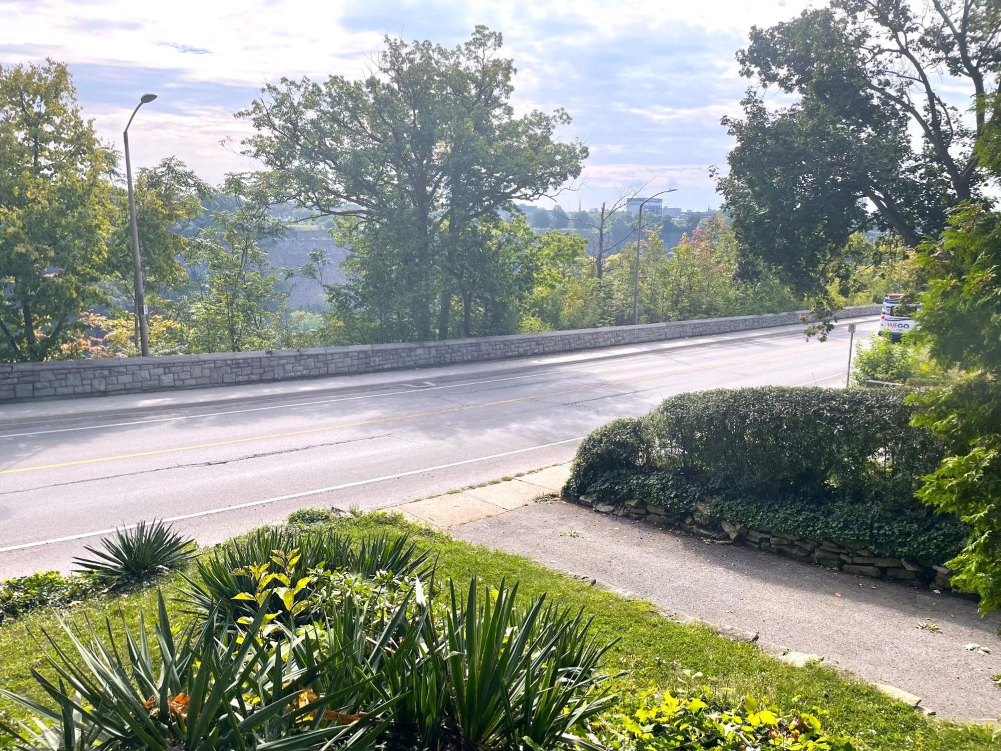 Niagara Riverview Closest To Falls, Free Breakfast Delivered Daily ภายนอก รูปภาพ